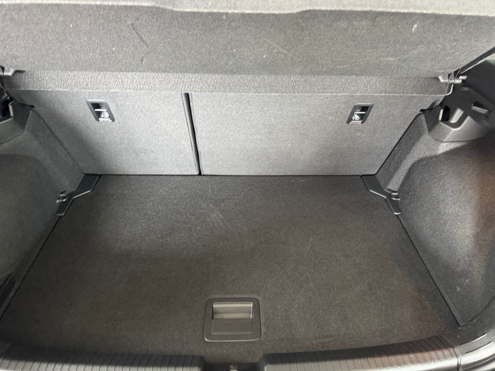 Fahrzeugabbildung Volkswagen Polo VI Life +DIG.TACHO+LED+ALLWETTER+NAVI+ACC