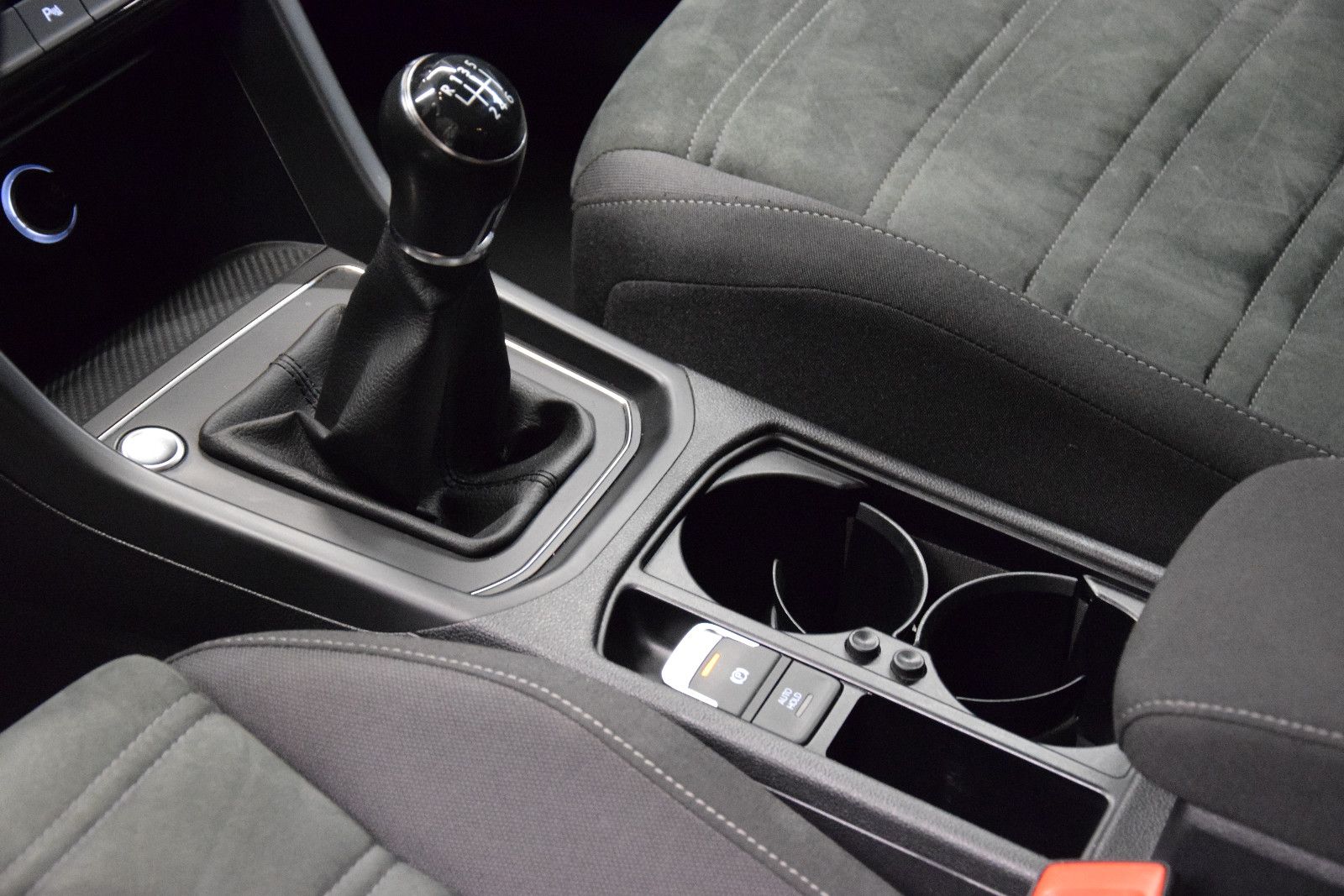 Fahrzeugabbildung Volkswagen Touran Comfortline 7-Sitzer Massage LED Kamera
