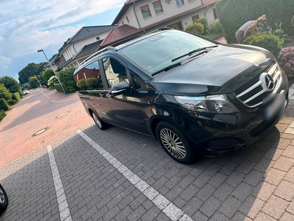 Image of Mercedes-Benz V 220