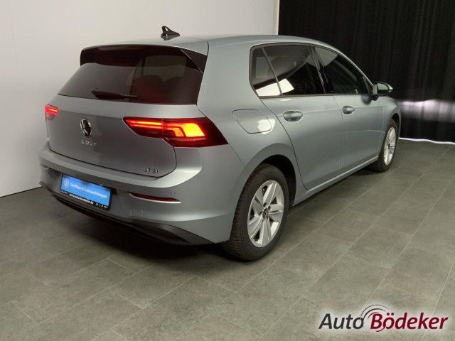 Volkswagen Golf 1.5 eTSI DSG Life Garantie b.12.3.30  Navi