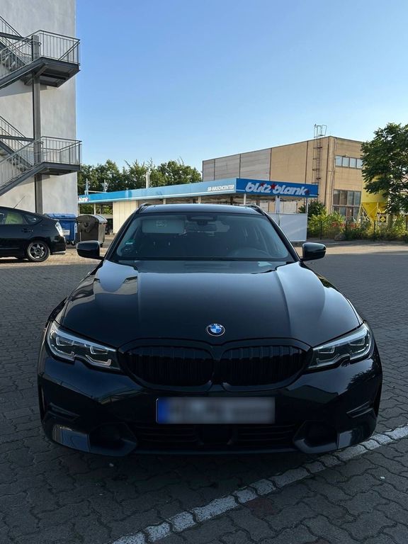 Image of BMW 320