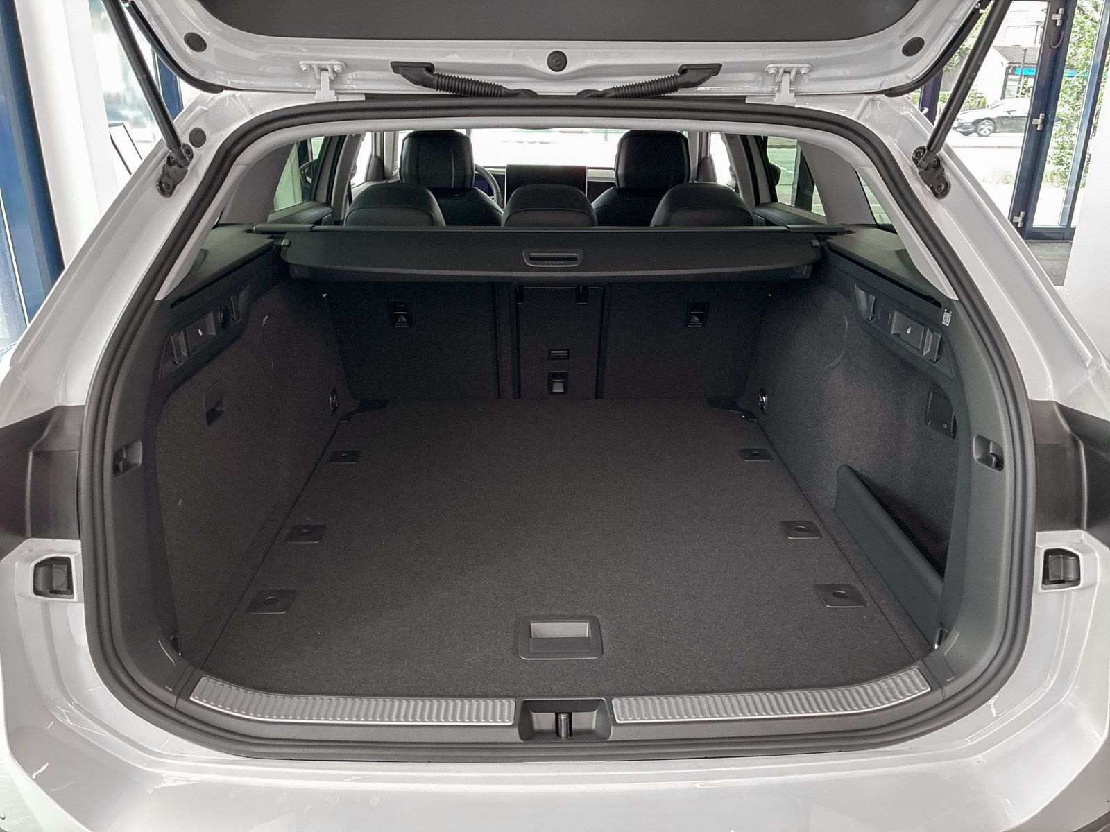 Volkswagen Passat Variant - Bild 14
