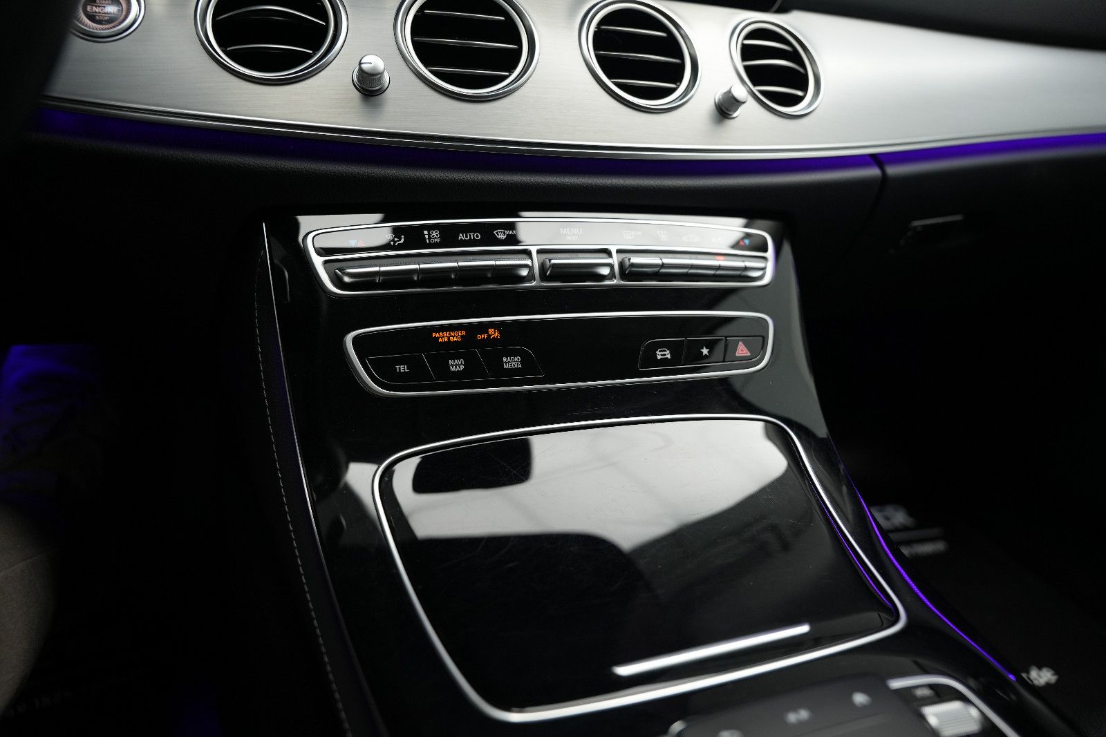 Fahrzeugabbildung Mercedes-Benz E 300 de/Plug-in/Leder/Ambiente/LED/360°Cam/SHZ/