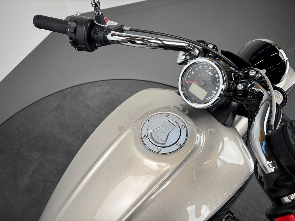 Fahrzeugabbildung Indian SCOUT *TOP-ZUSTAND *LEDER-TASCHEN