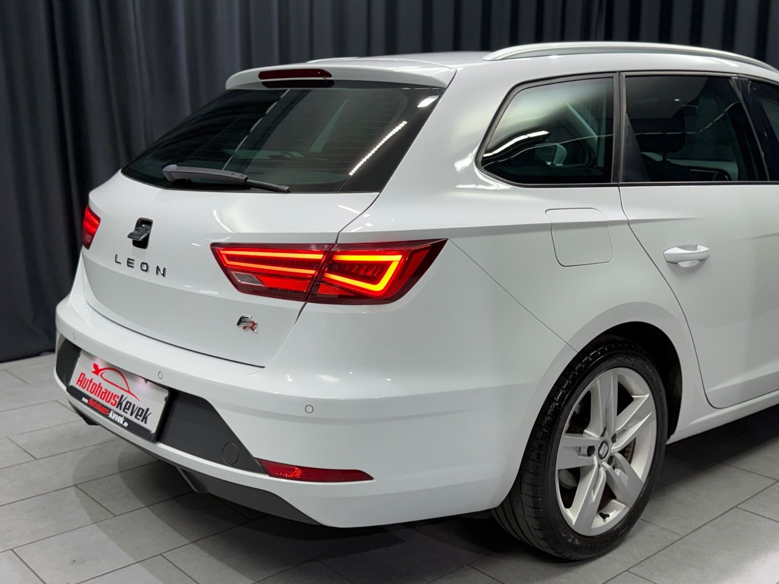 Fahrzeugabbildung SEAT Leon ST FR |RF-CAM|2.HAND