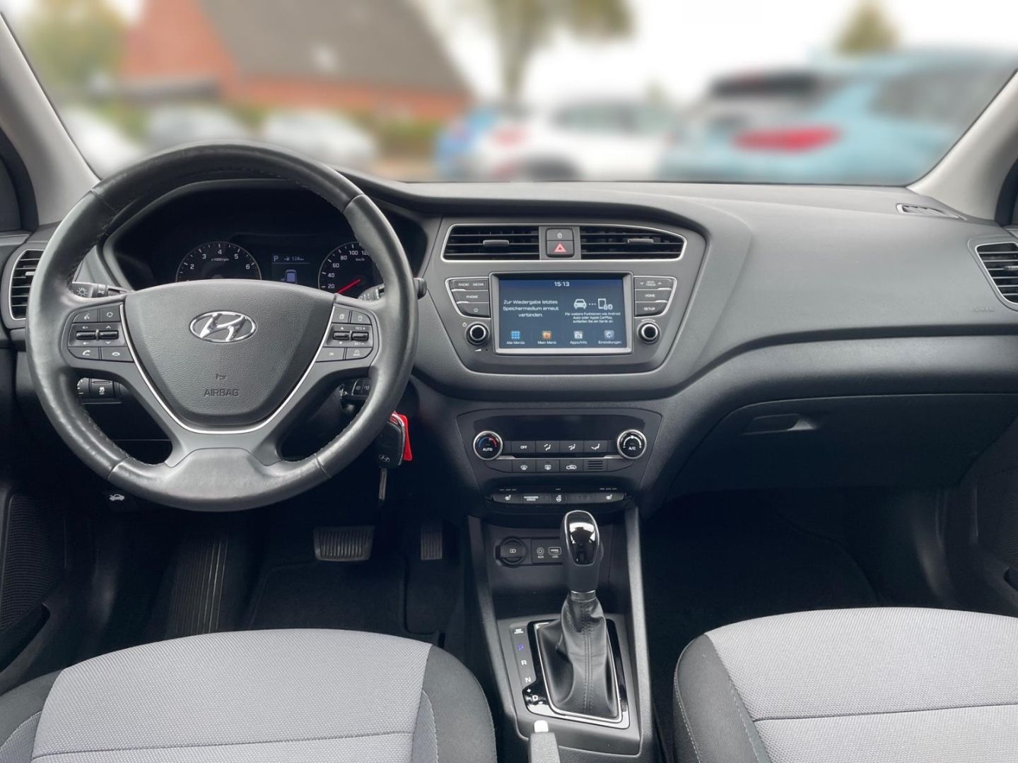 Fahrzeugabbildung Hyundai i20 1.0T Style Allwetterreifen  Klimaautomatik
