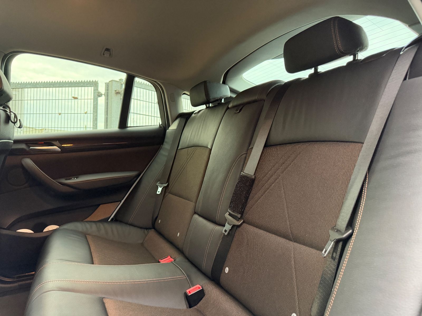 Fahrzeugabbildung BMW X4 xDrive 20 d xLine*BIXEN*TEILLEDER*PDC*NAVI*