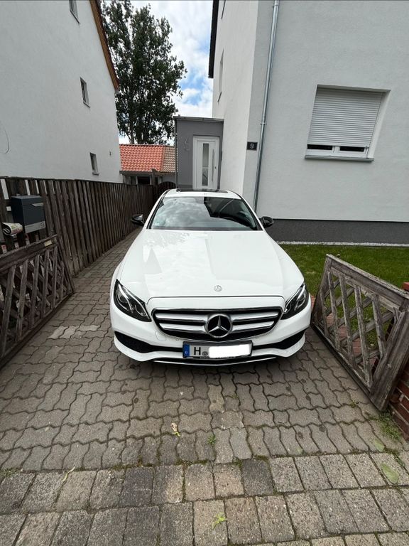 Image of Mercedes-Benz E 200