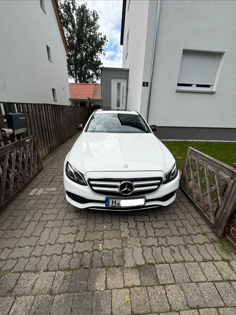 MERCEDES-BENZ E 200