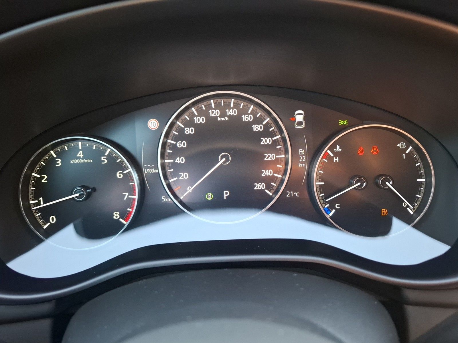 MAZDA 3 2.5 e-SKYACTIV G 140PS 6MT Homura - Image 12