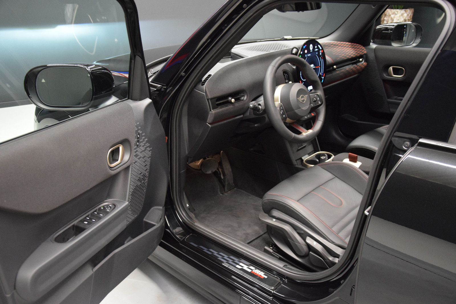 Fahrzeugabbildung MINI Cooper C John Cooper Works Trim HuD Pano Leder