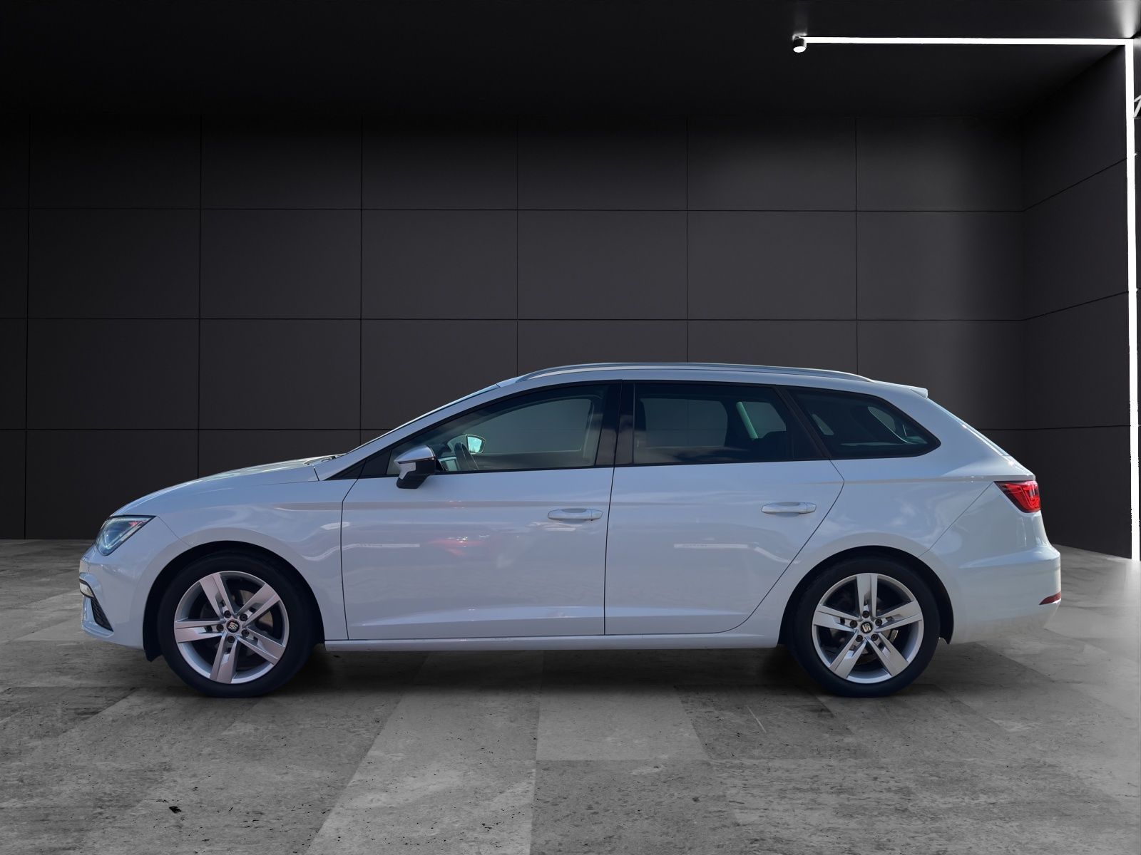 Fahrzeugabbildung SEAT Leon ST FR 1.5 TSI LED RFK Keyless SH