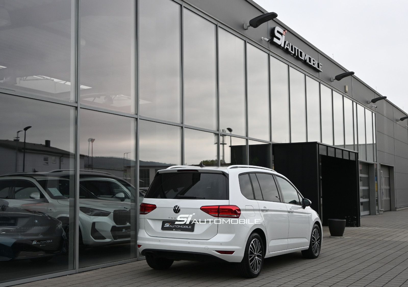 Fahrzeugabbildung Volkswagen Touran 2.0 TDI °UVP 62.225€°ACC°AHK°STHZ°8FACH°