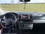Volkswagen T6 California Beach Bulli - rote Volkswagen T6 California