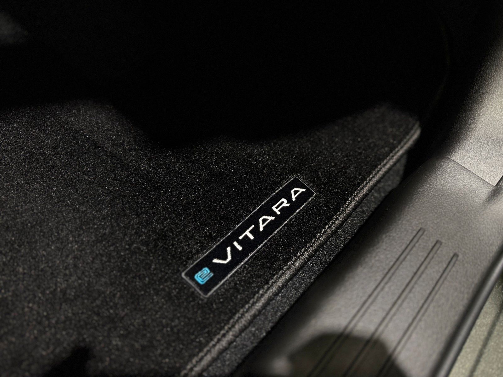 Fahrzeugabbildung Suzuki e Vitara 61 kWh Comfort+ Allgrip