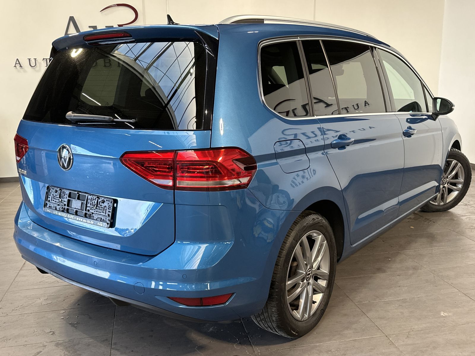 Fahrzeugabbildung Volkswagen Touran 1.5 TSI DSG 7-Sitzer HL NAV+LED+AHK+PANO
