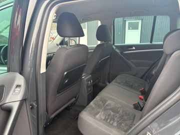 Volkswagen Tiguan - 11
