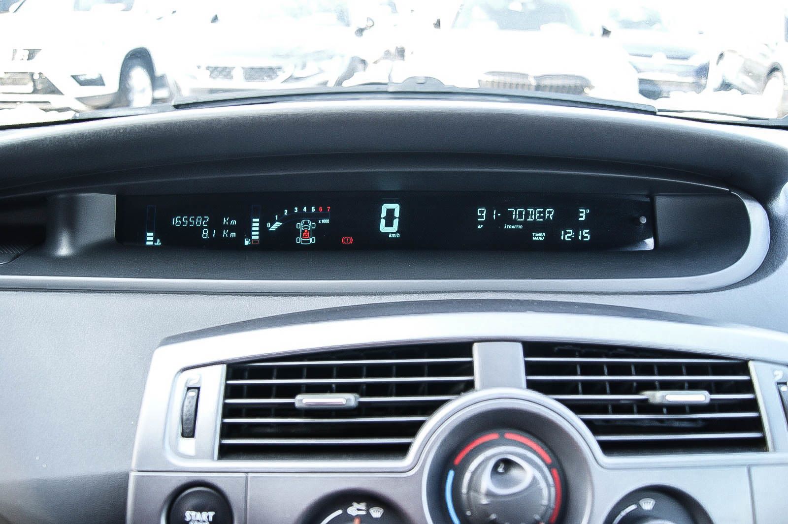 Fahrzeugabbildung Renault Scenic II 1.6i Dynamique Confort Klima