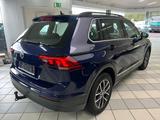 Volkswagen Tiguan Comfortline 4Motion*LED*Navi*Ahk*PDC* - VW Tiguan Gebrauchtwagen in Düsseldorf