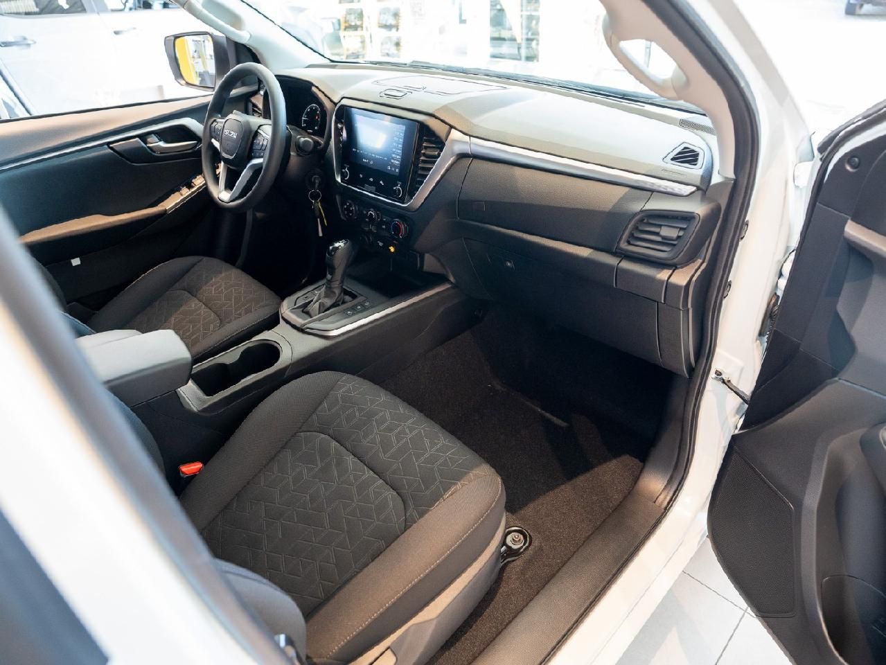 Fahrzeugabbildung Isuzu D-Max Space Cab 4WD LS