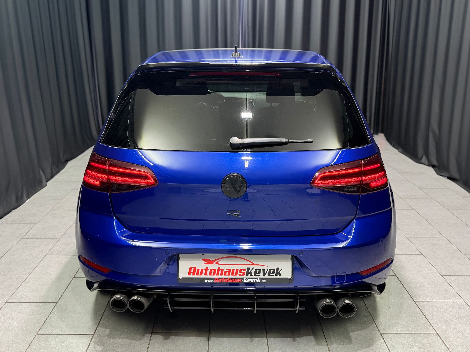 Fahrzeugabbildung Volkswagen Golf VII R 4Motion |REMUS|PANO|LEDER