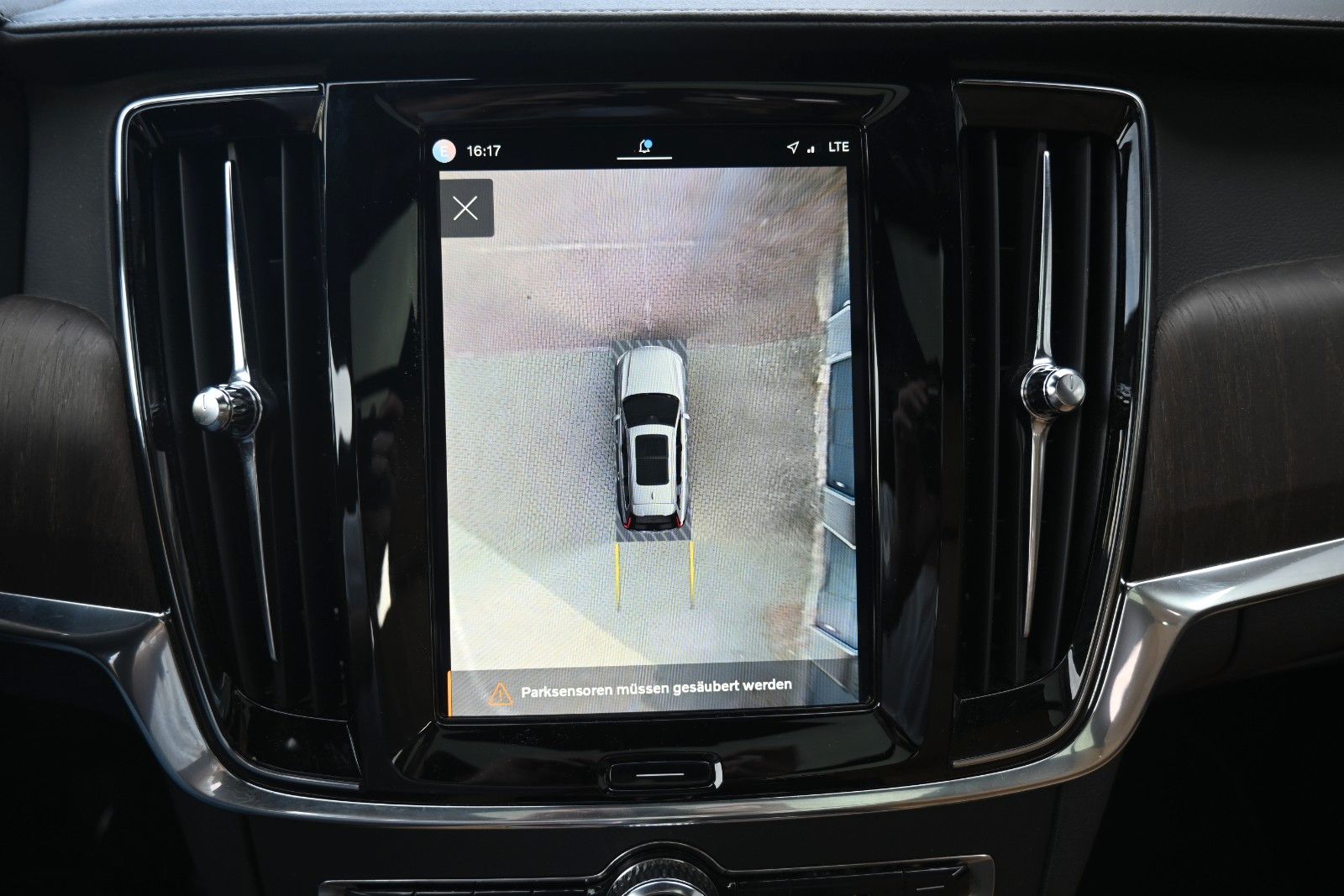 Fahrzeugabbildung Volvo V90 B4 D Plus Bright*STDHZG*360°*PANO*ACC*AHK