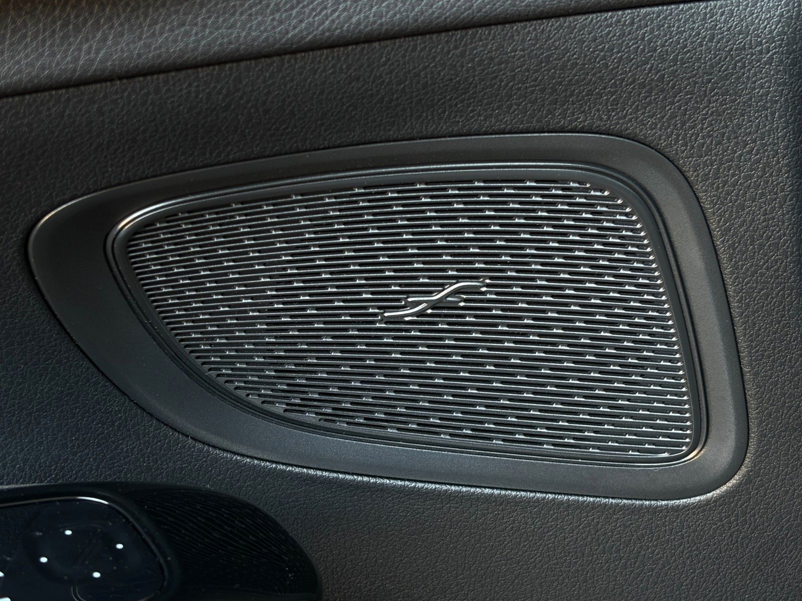 Fahrzeugabbildung Mercedes-Benz C 220d T Modell Autom Advanced MBUX Kamera SHZ
