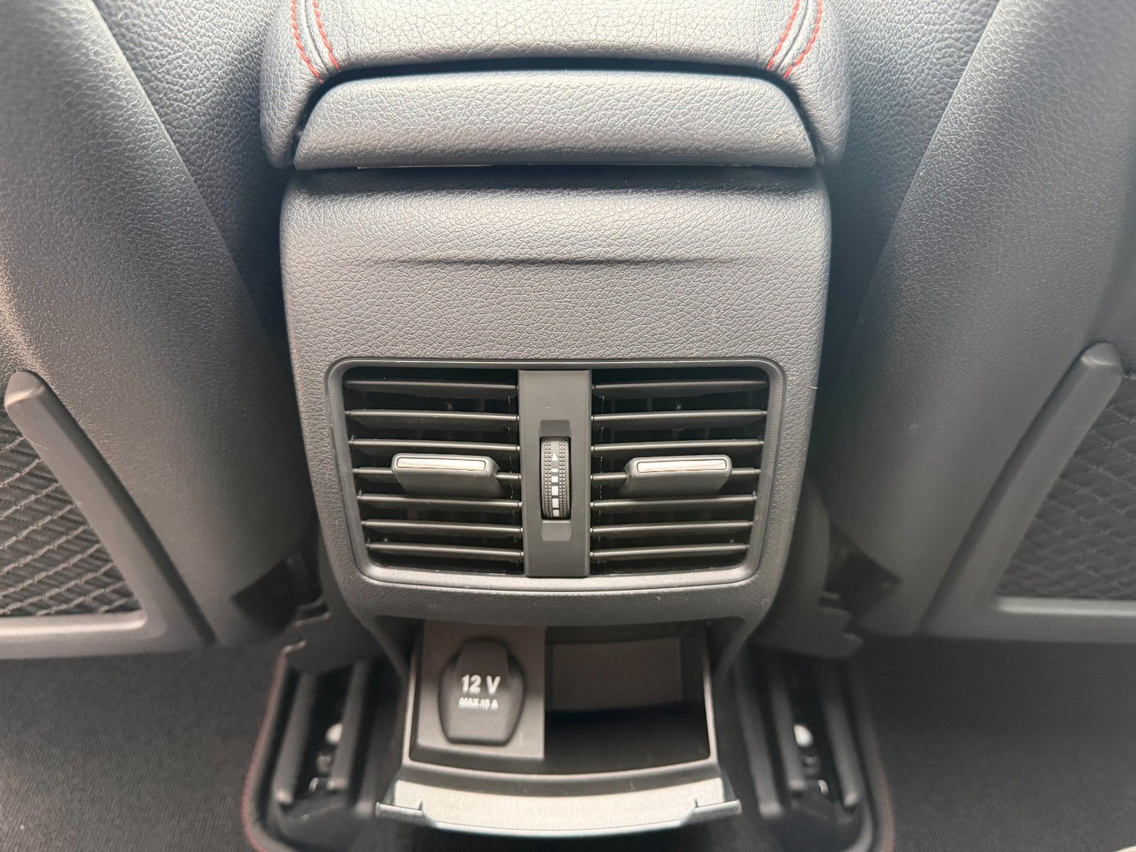 Fahrzeugabbildung Mercedes-Benz CLA 200 SB AMG+Pano+Distr+AHK+RKamera+TotW+
