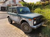 Lada Niva 1.7i grün Fahrbereit kein TÜV  - gebrauchte Lada Niva aus dem Jahr 2010