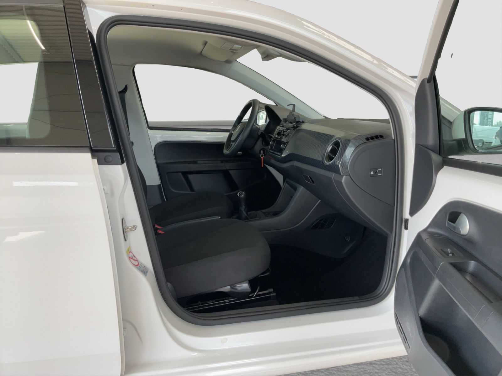 Fahrzeugabbildung Volkswagen up! 5 Türer + Klima, PDC, Sitzheizung