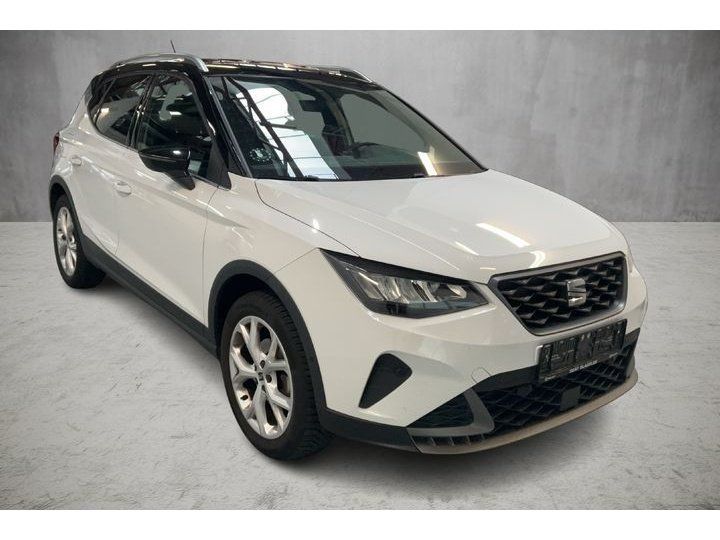 Fahrzeugabbildung SEAT Arona FR TSI DSG *Cam*LED*PDC*Sitzhzg*ACC*APP*