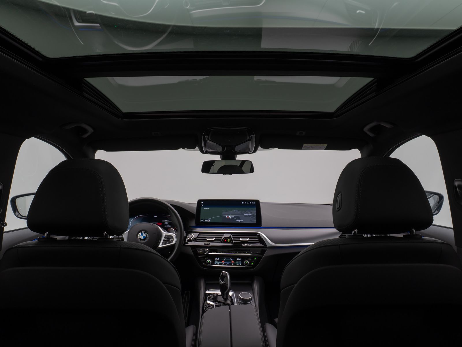 Fahrzeugabbildung BMW 530d M Sport Panorama 360°DAB H/K Komfort 20Zoll