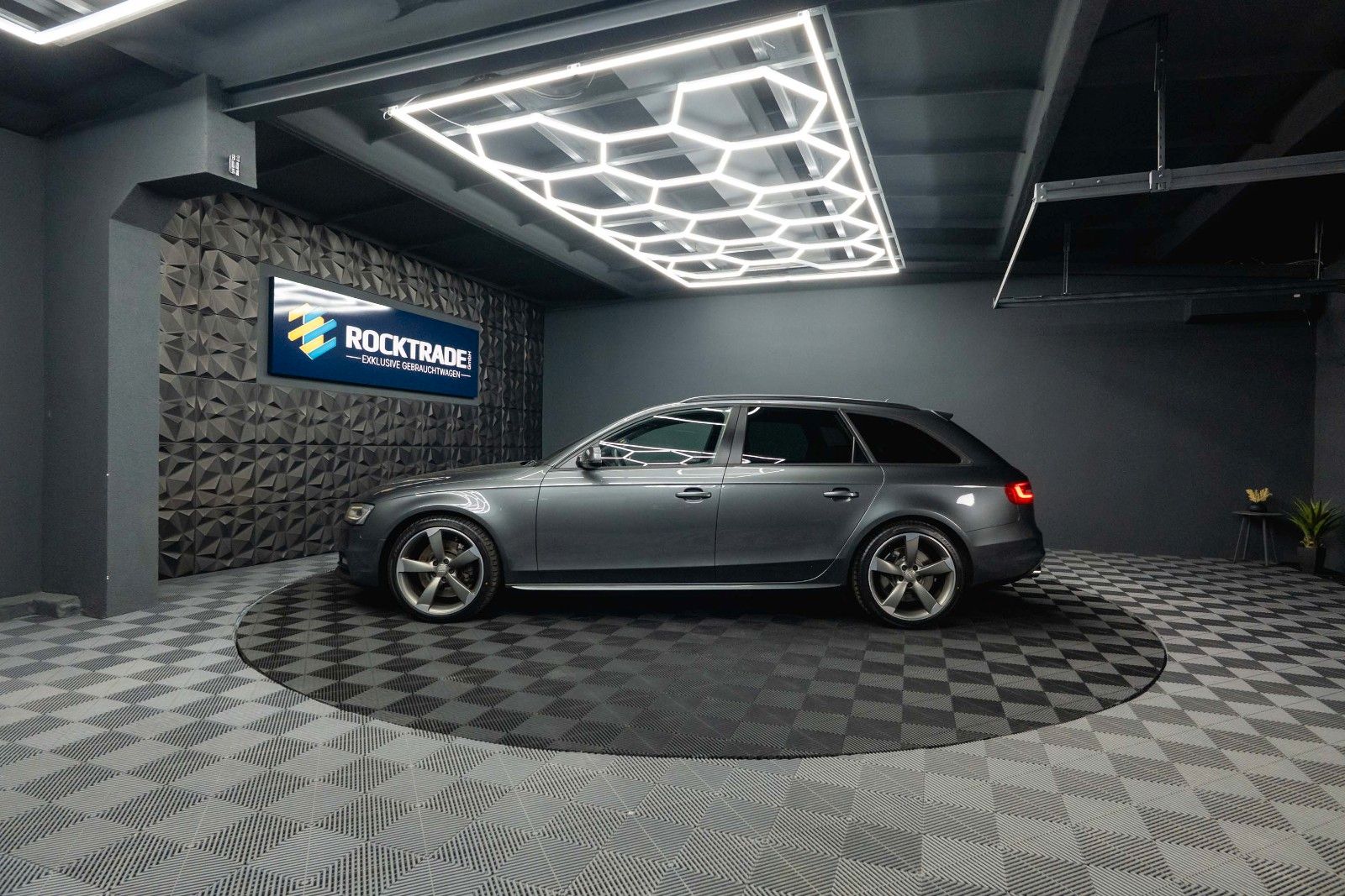 Fahrzeugabbildung Audi S4 Avant 3.0 TFSI quattro | Top Zustand | LED