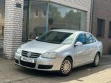 Volkswagen Jetta V *AUTOM*KLIMAAUT*TEMP*PDC*TÜV NEU* - gebrauchte VW Jetta aus dem Jahr 2006