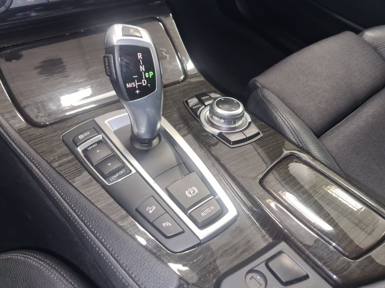 Fahrzeugabbildung BMW 530 Touring xDrive/TOP GEPFLEGT / AHK