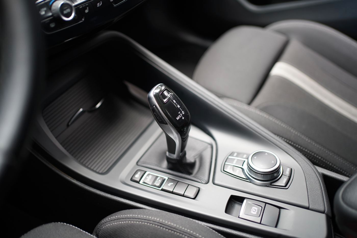Fahrzeugabbildung BMW X1 20i Advantage +Navi+Parkassist+DrivingAssist+