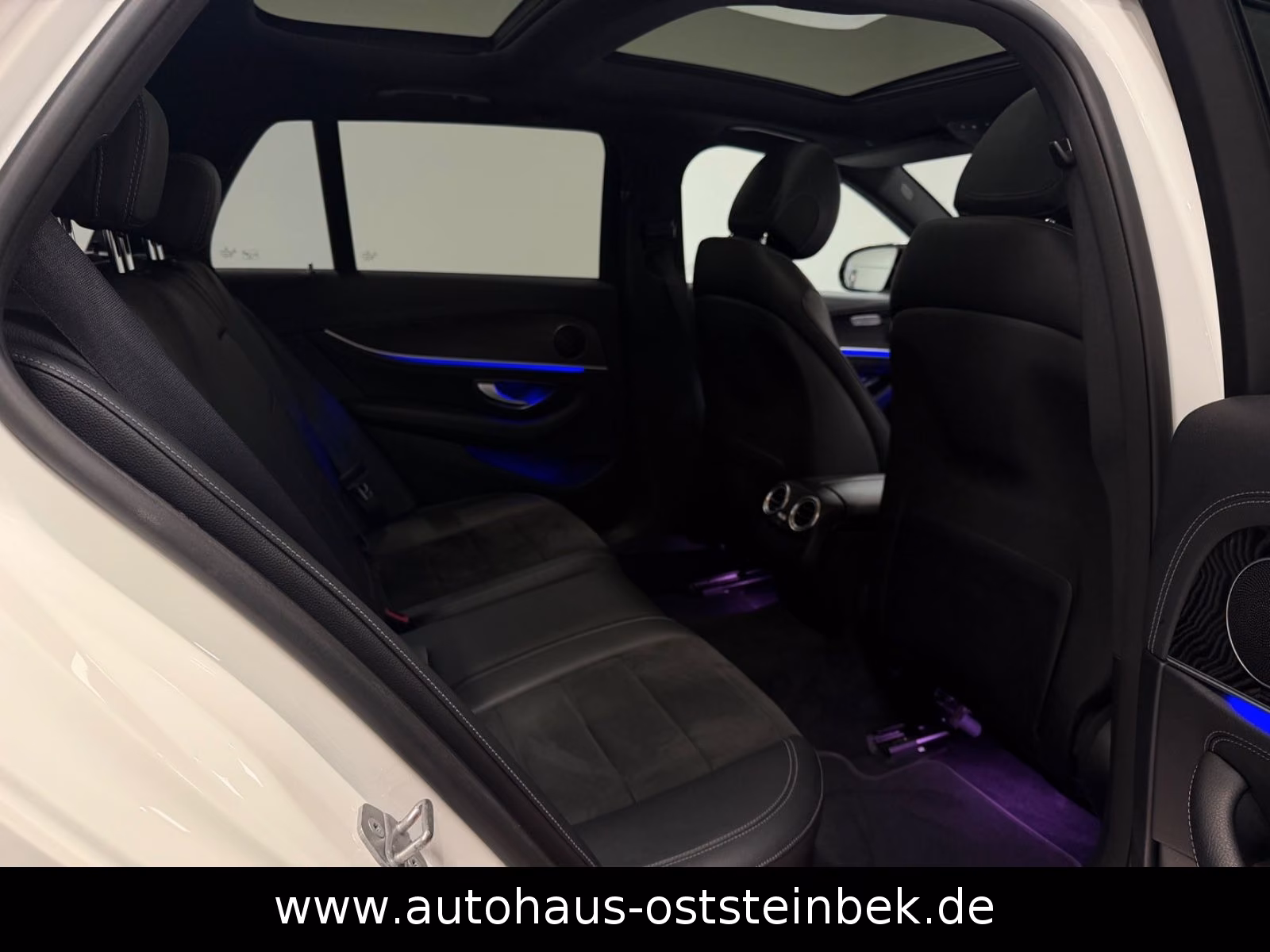 Mercedes-Benz E 220 d T 4MATIC/AMG-LINE/NIGHT/PANO/WIDESC/LED/