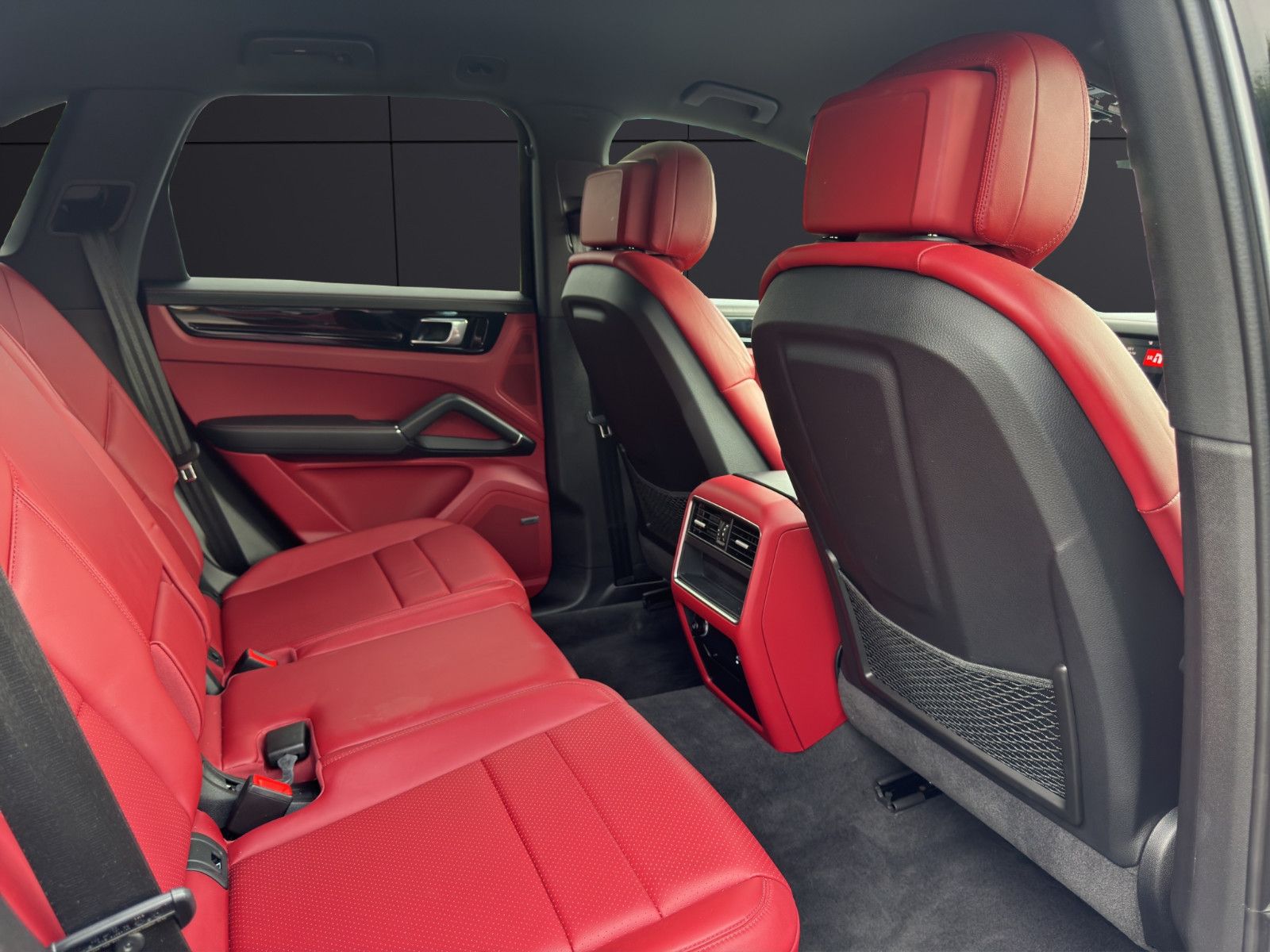 Fahrzeugabbildung Porsche Cayenne E-Hybrid*Matrix*AHK*Carplay*Bose*Head-up