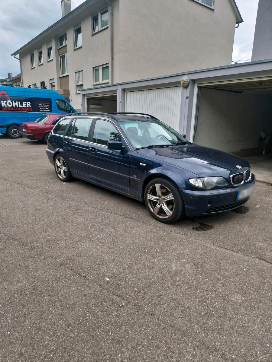 BMW 320 2004 — rear view