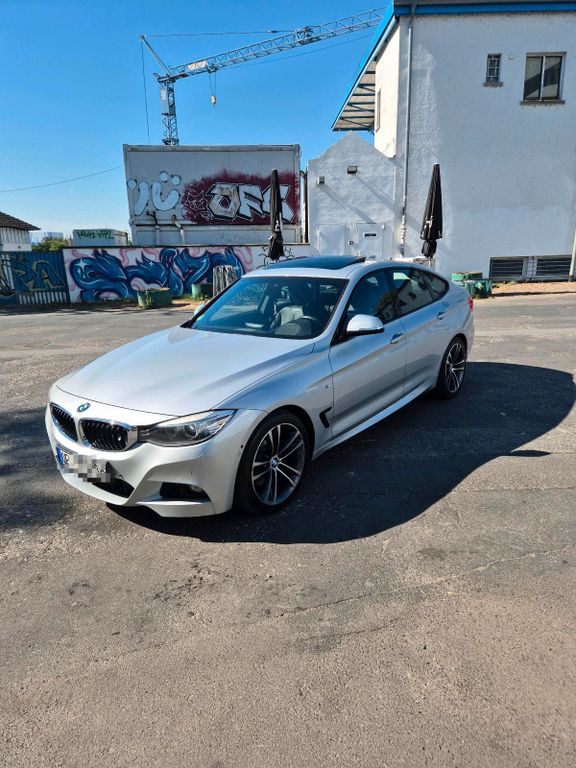 Image of BMW 330 Gran Turismo