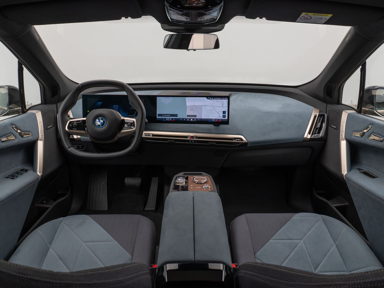 Fahrzeugabbildung BMW iX xD50 Panorama 360°Laser DAB H/K AHK Sport 22"