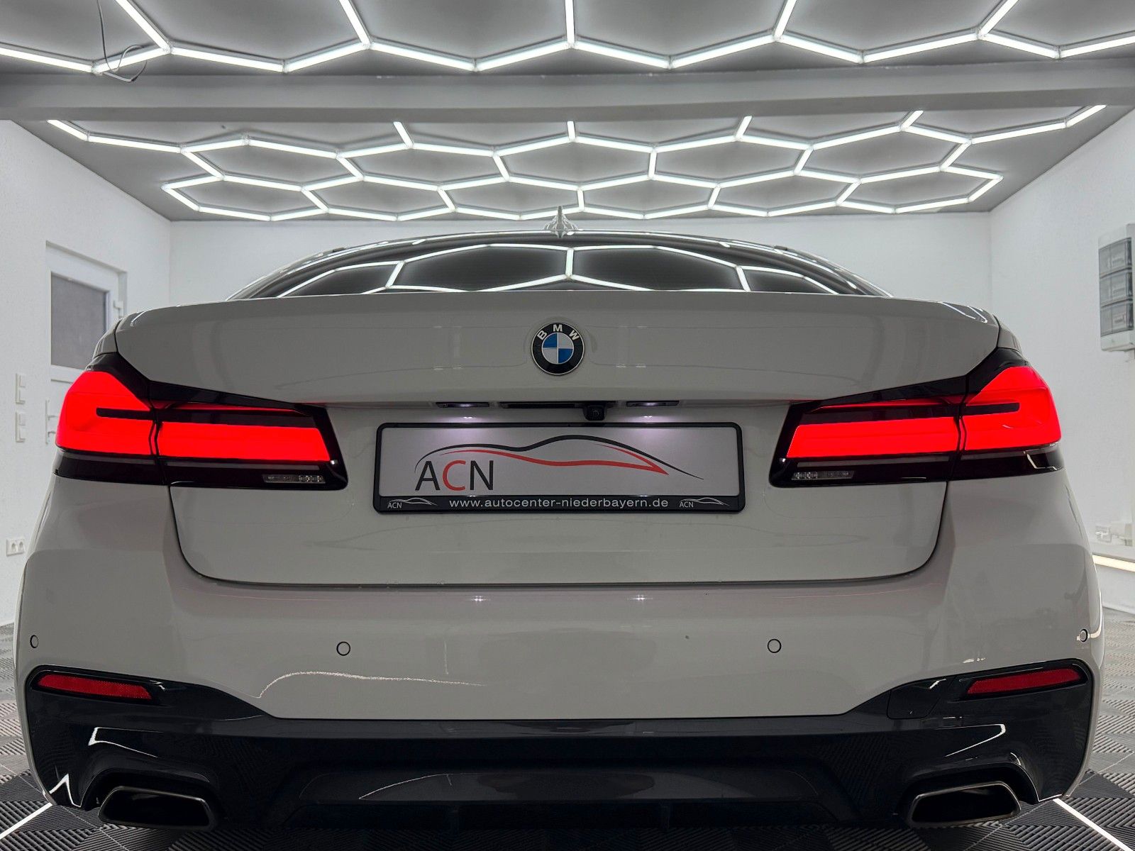 Fahrzeugabbildung BMW 530 d xDrive M SPORT/LASER/HuD/eGSD/FACELIFT