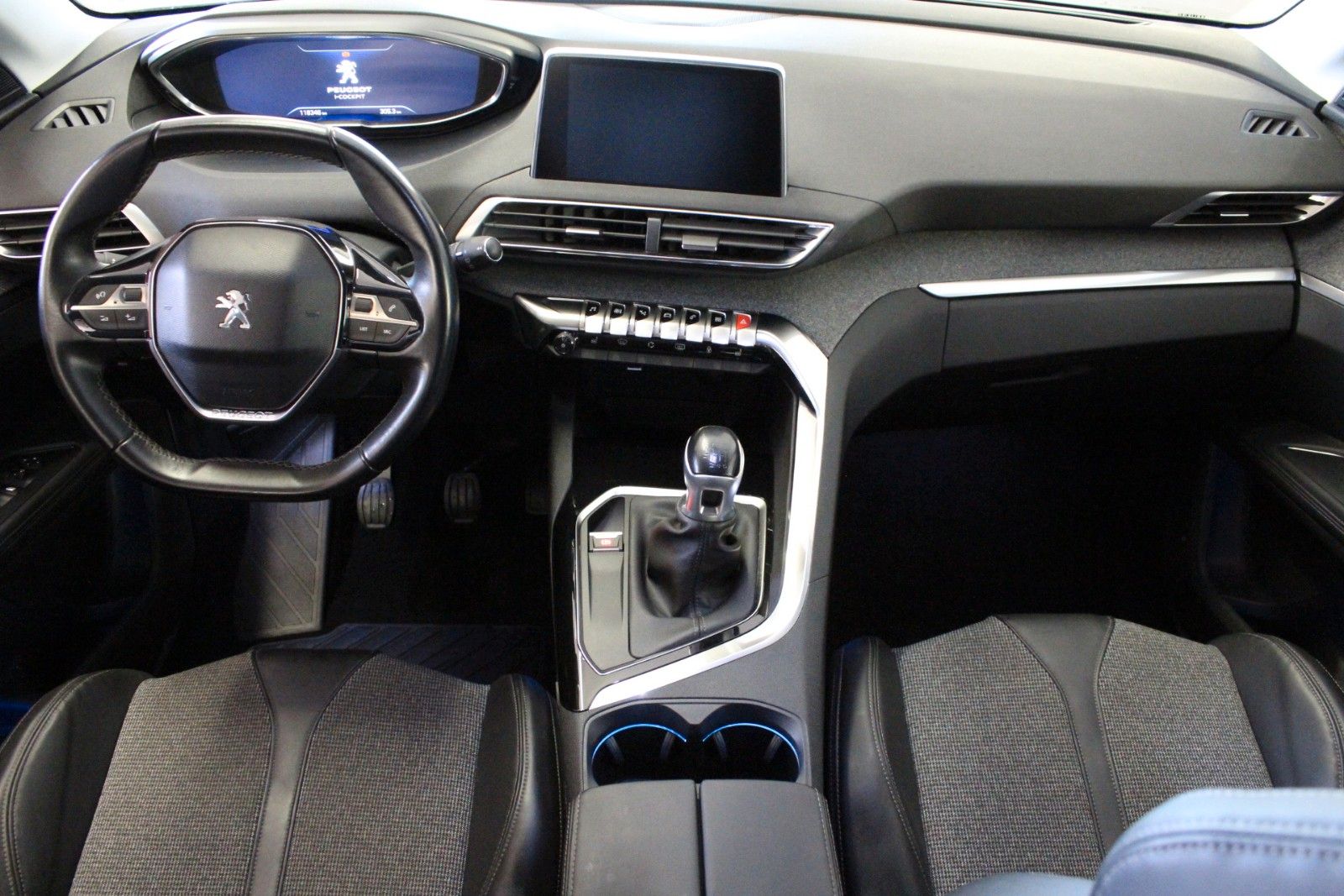 Fahrzeugabbildung Peugeot 5008 Allure 2.0 Blue HDi 150  7 Sitzer