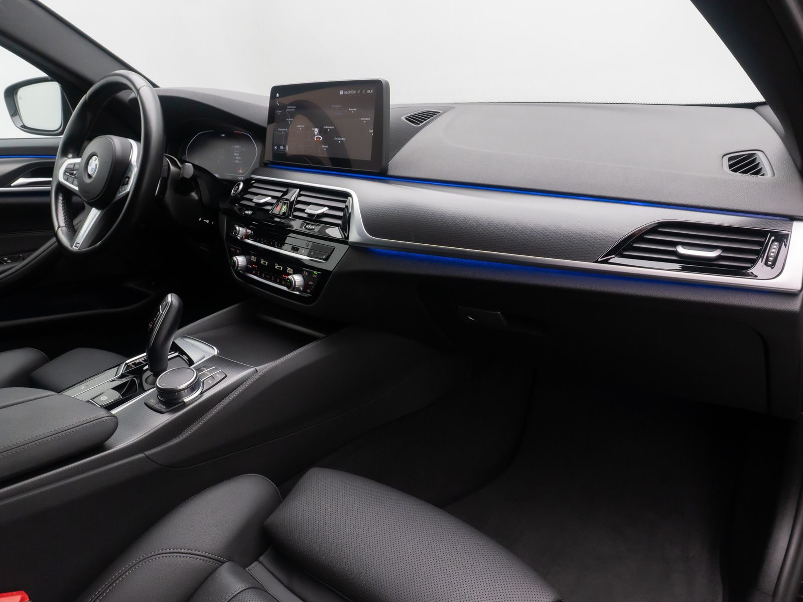 Fahrzeugabbildung BMW 520d xD M Sport DAB Laser HUD AHK Alarm Komfort