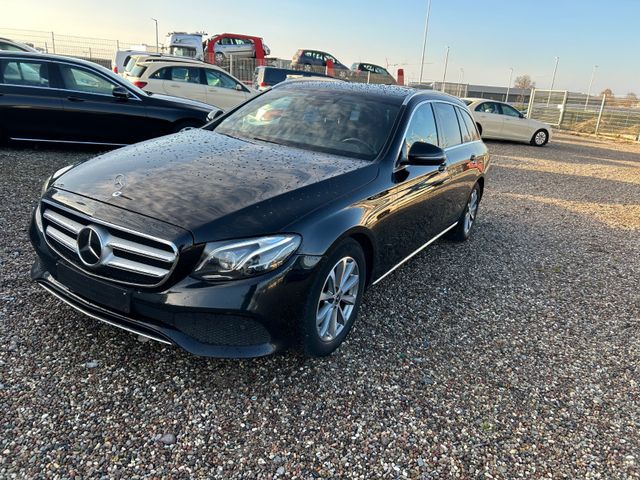 Mercedes-Benz E 220 d T Autom.Avantgarde, ponorama, widescreen