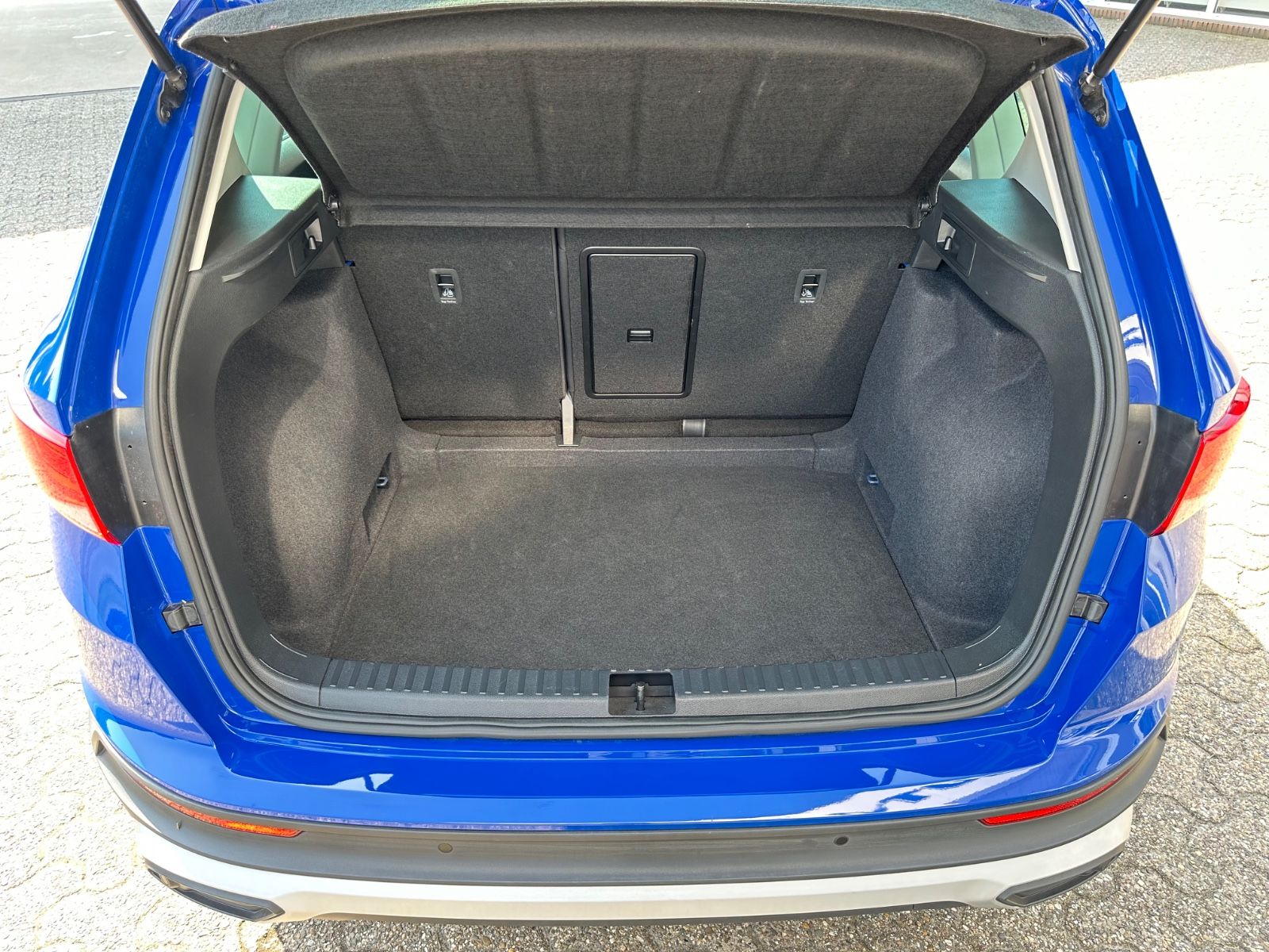 Fahrzeugabbildung SEAT Ateca 1.5 TSI Style DSG Navi/ACC/LED/Shzg./17´´