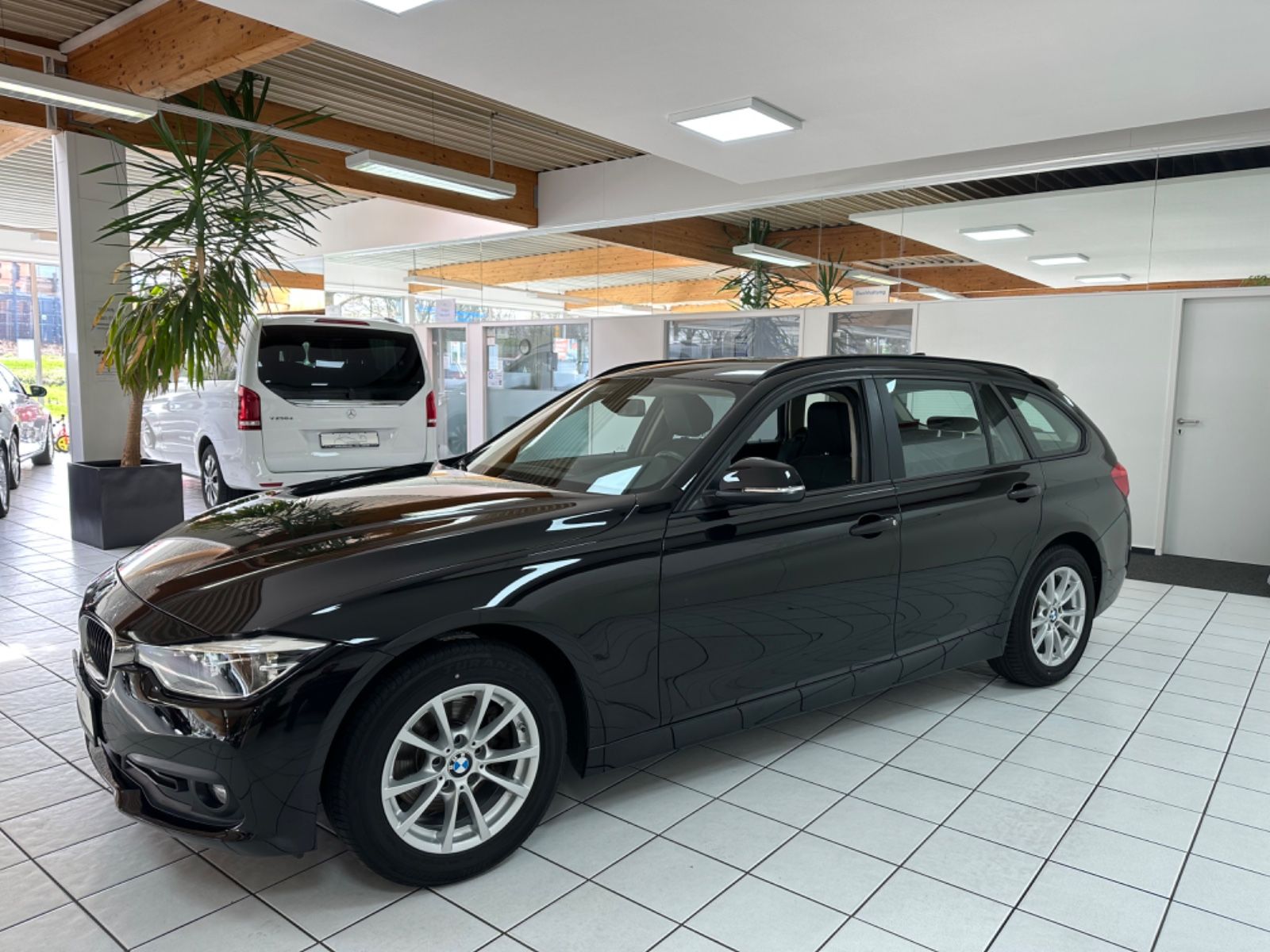Fahrzeugabbildung BMW 320d *Navi*Automatik*Sitzheizung*
