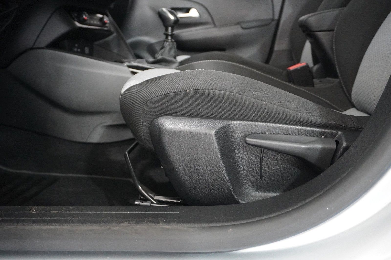 Fahrzeugabbildung Opel Corsa F 1.2 FACELIFT NAVI/LED/KAMERA/VIRTU./DAB+