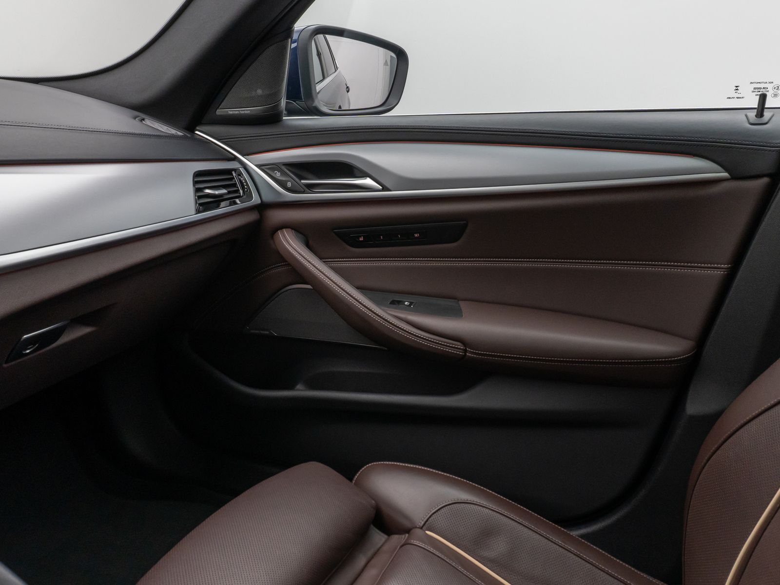 Fahrzeugabbildung BMW 520d xD Panorama Massage HUD H/K Individual-Voll