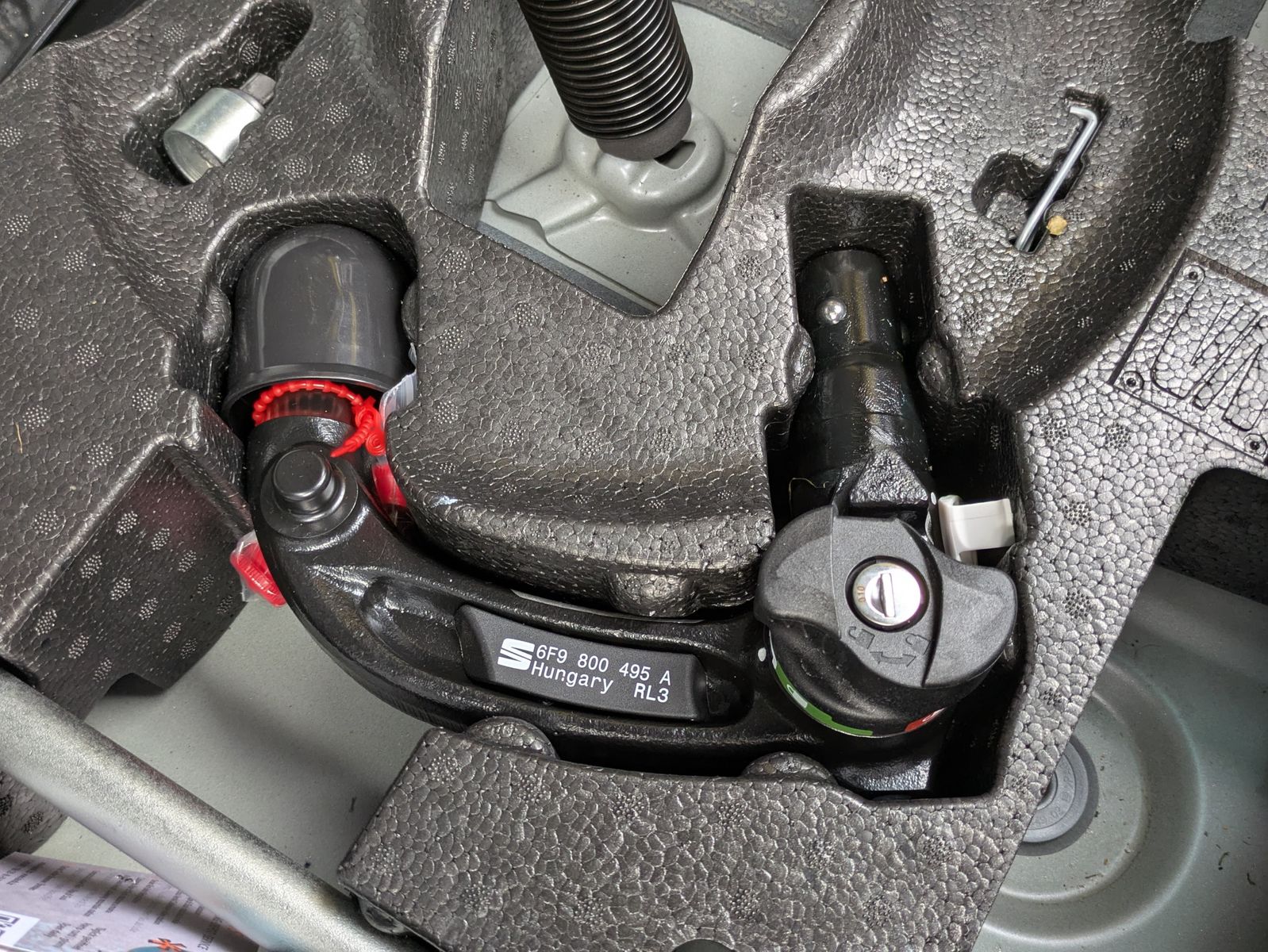 Fahrzeugabbildung SEAT Arona 1.0 TSI FR DSG AHK*ACC*LED*APP*DAB*KAMERA
